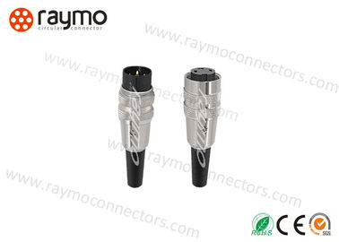 La femelle entre en contact avec l'excellente armature flexible d'IEM du cable connecteur M16 M12